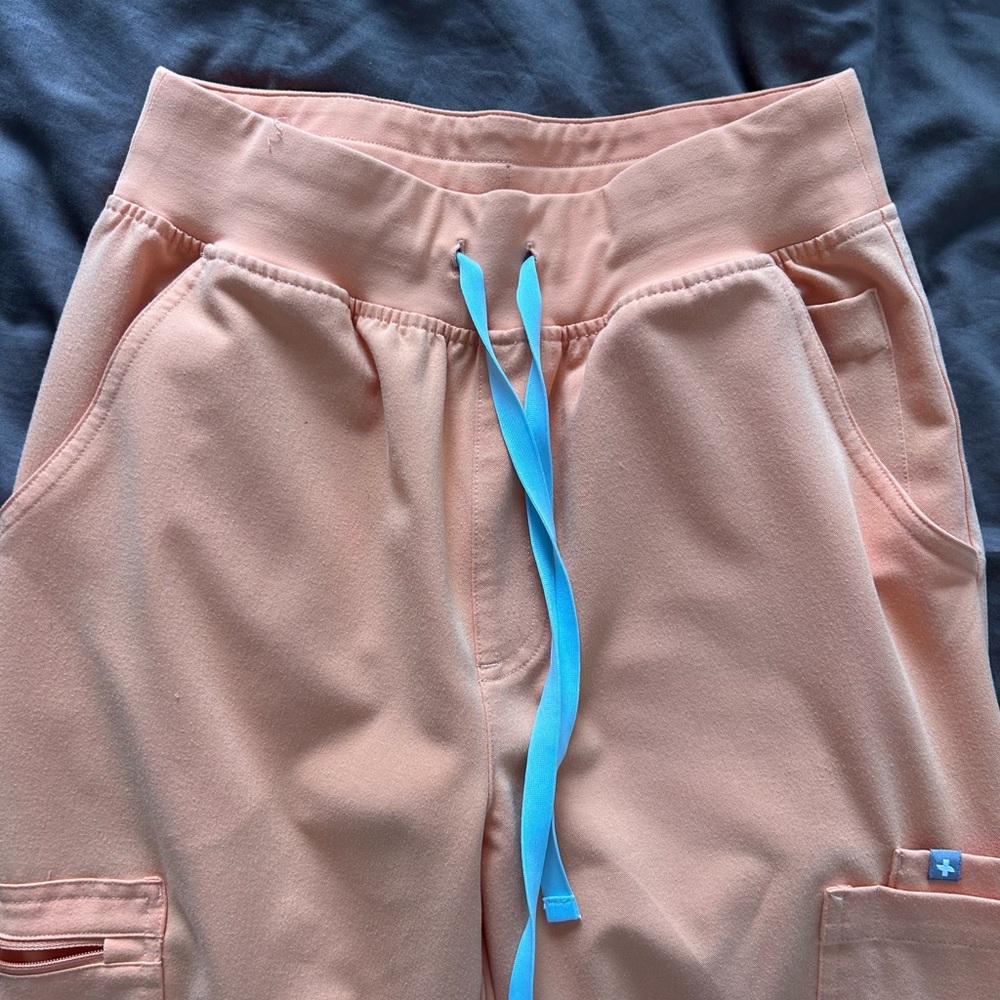 Figs high waisted Yola scrub pant